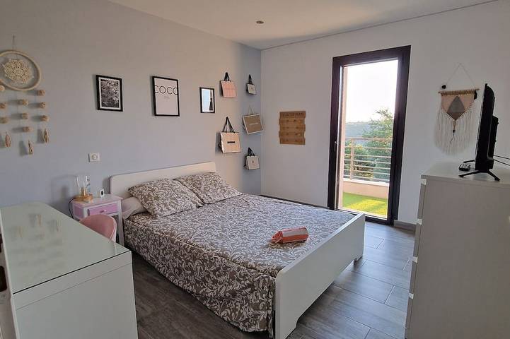 Quiet modern villa with swimming pool in Le Tignet, Mittelmeerküste (Frankreich)