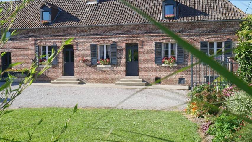 Chambre d’hôte pour 3 personnes, avec jardin et vue à Neufmoulin