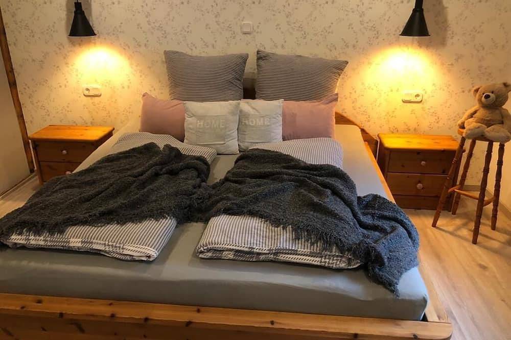 Ganze Wohnung, Gemütliches Ferienhaus mit großer Terasse in Kirchenlamitz, Landkreis Wunsiedel im Fichtelgebirge