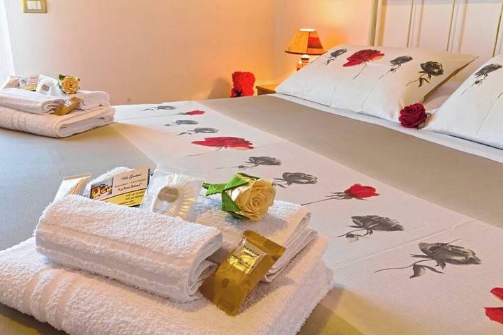 Ganze Wohnung, Petalo Rosso, Wohnung in Villa mit Garten und herrlichem Panoramablick in Sciacca, Agrigento Provinz