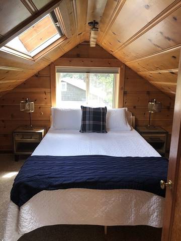 Log Cabin for 8 Guests in Zephyr Cove-Round Hill Village, Lake Tahoe, Picture 2