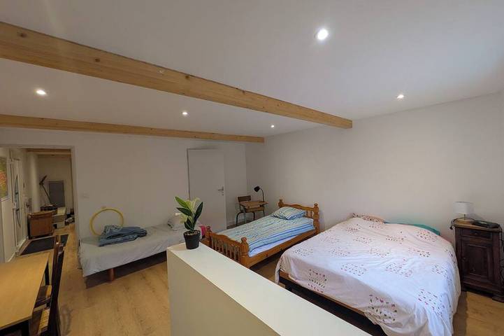 Country house in the Ariege ideal for skiing, hiking, biking, snowshoeing, fishing... in Gudas, Ariège