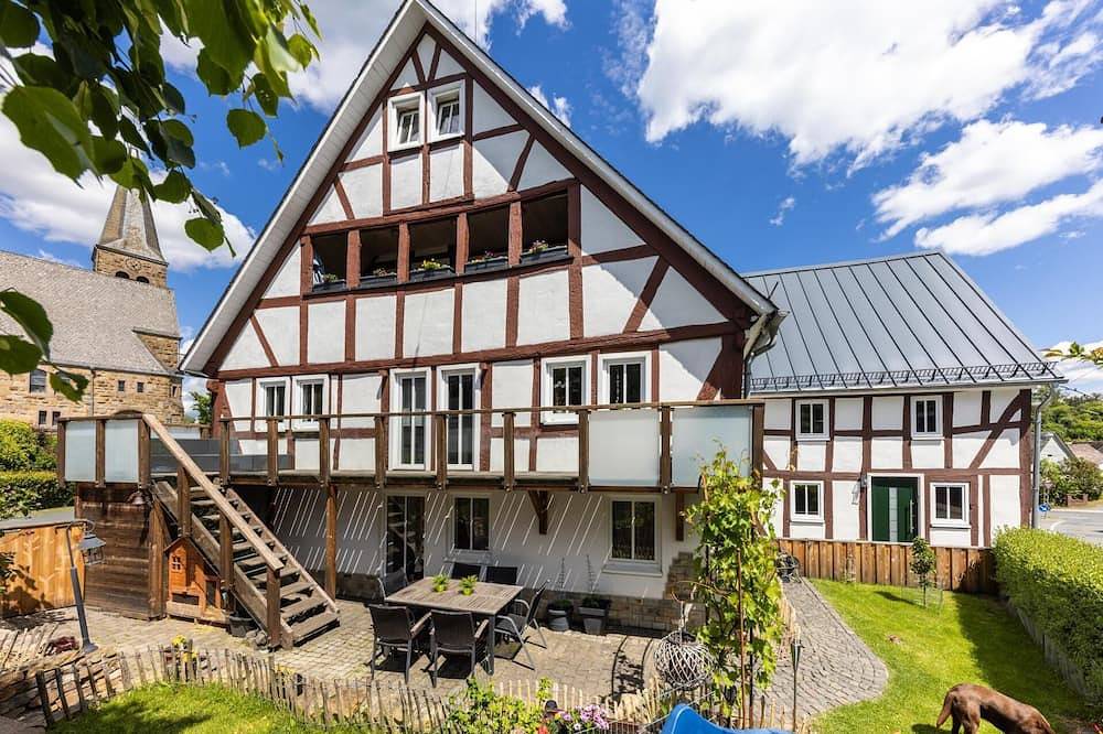 Ganze Wohnung, Gute Stube eines ursprünglichen Bauernhauses 55qm in Wilnsdorf, Kreis Siegen-Wittgenstein