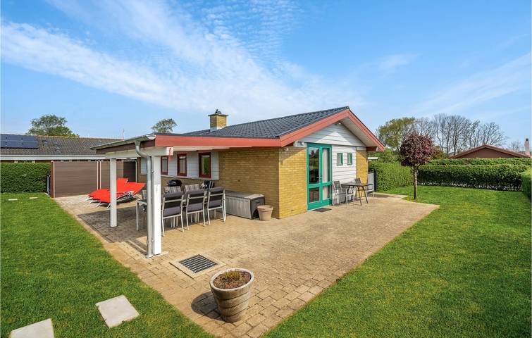 Ferienhaus für 6 Personen, mit Terrasse und Garten in Flovt Strand