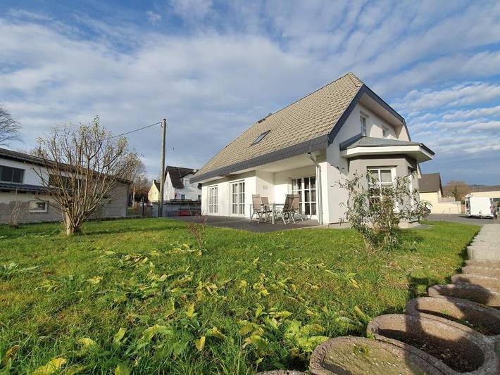 Ferienhaus für 9 Personen, mit Terrasse und Garten sowie Ausblick in Bendorf