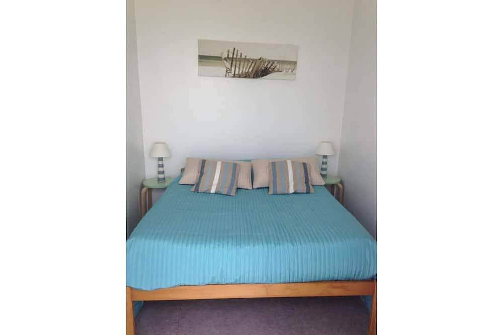 Entire apartment, Villa \"Le Courlis \"panoramic sea view direct beach access in Le Tréport, Dieppe region
