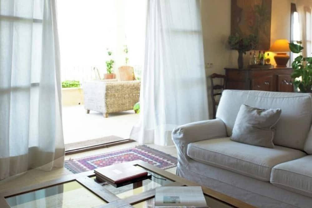 Amazing topluxus villa,seaview,next to golf course, private pool, hot tub, grill in Portocolom, Felanitx