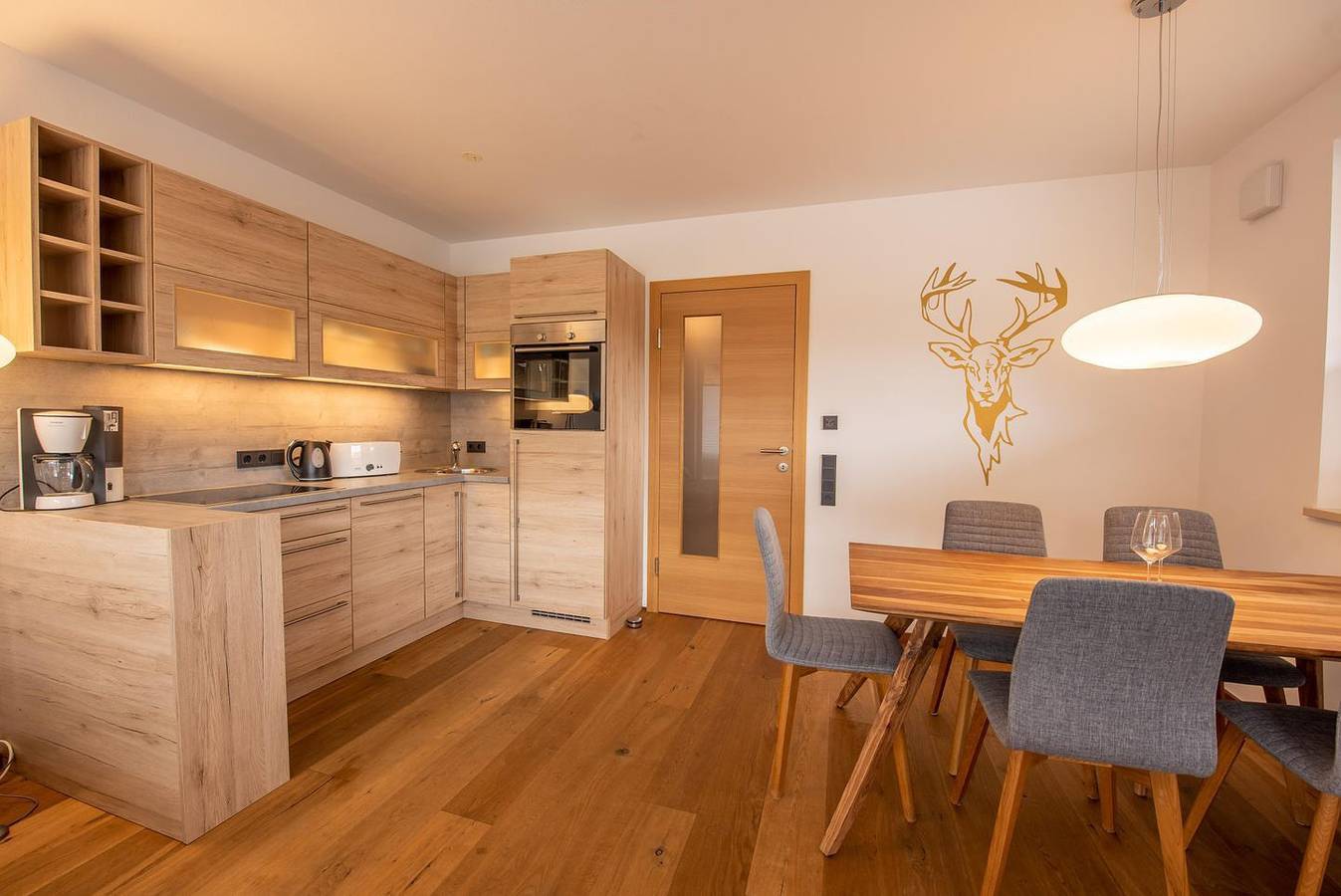 Ganze Wohnung, Modernes Apartment mit Bergblick und Pistennähe in der Zillertal Arena in Hochkrimml, Krimml