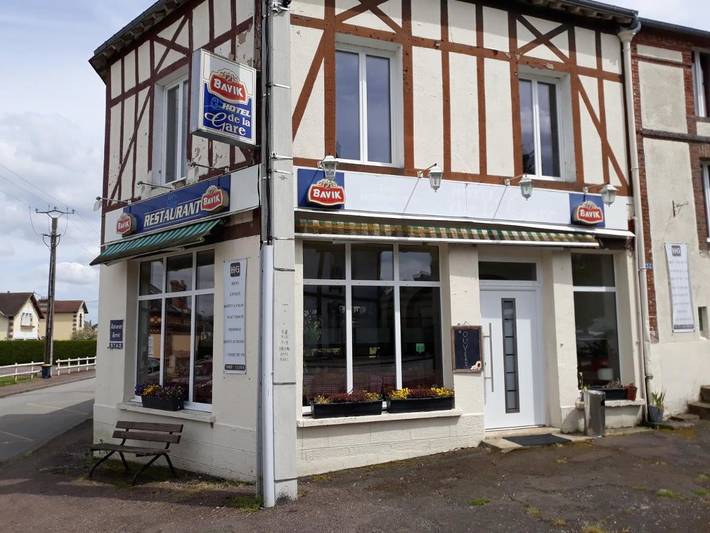 Hôtel pour 2 personnes, avec Terrasse ainsi que Jardin et Vue dans Sainte-Gauburge-Sainte-Colombe