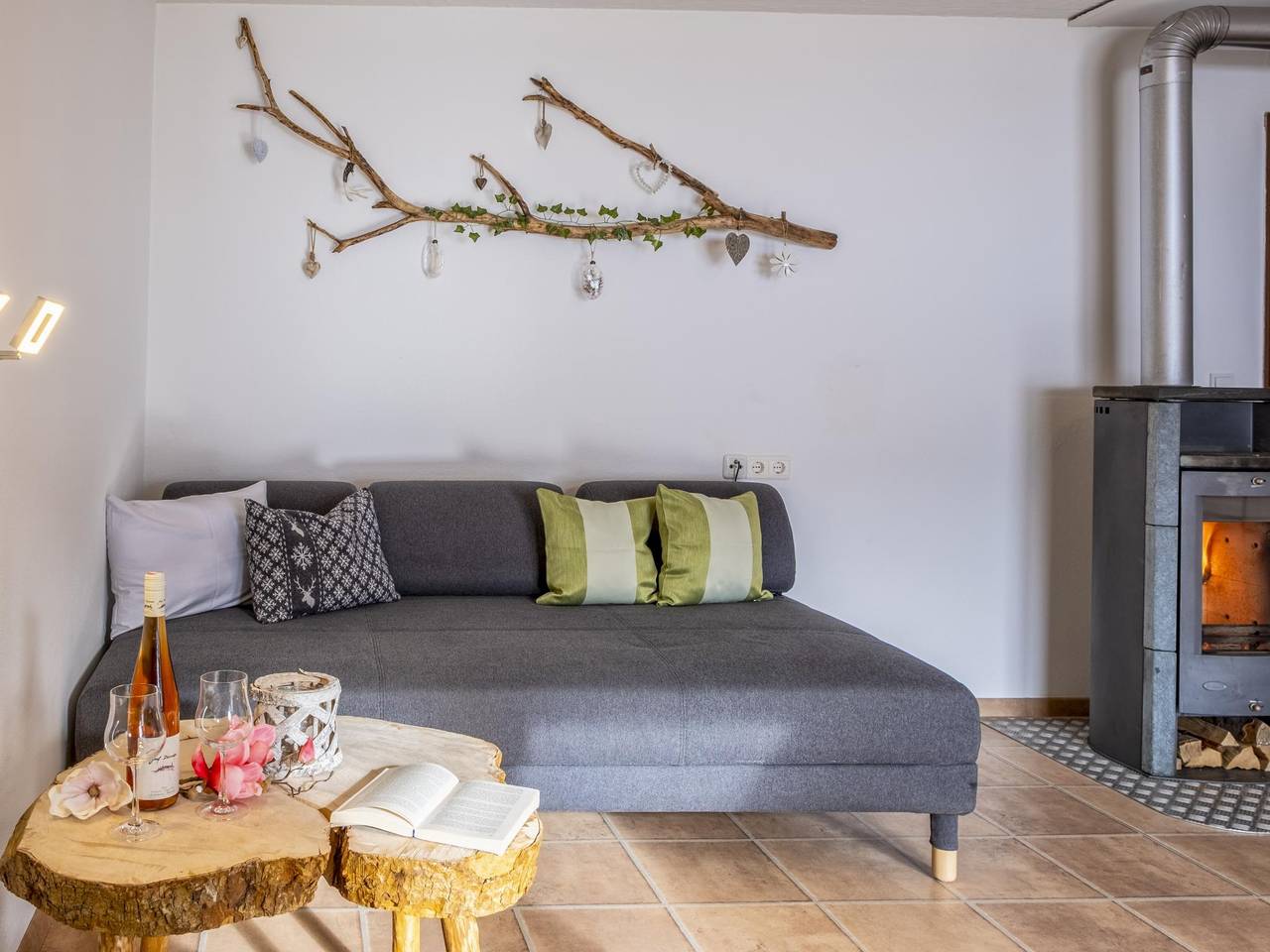 Ganze Wohnung, Sonnige Ferienwohnung, Terrasse und Bergblick in Sankt Jakob in Haus, Kitzbüheler Alpen