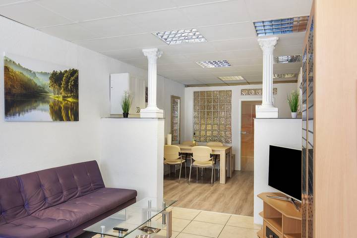 Apartamento entero, Apartamento vacacional 'Cerca del Castillo de Eltz' con sauna privada y Wi-Fi in Kaisersesch, Cochem-Zell