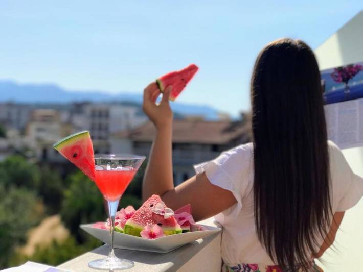 Hôtel pour 4 personnes, avec Balcon et Terrasse ainsi que Jardin et Vue sur le lac
