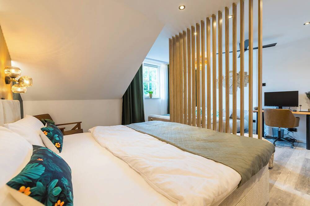 Ganze Ferienwohnung, Tropengeflüster Penthouse in Hof. Balkon, Webergrill, Whirlpool, Digital Checkin in Hof, Oberfranken