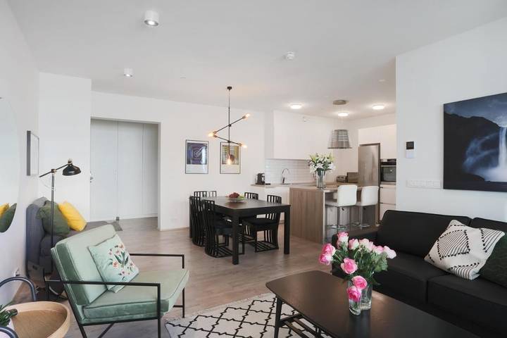 Location de vacances pour 7 personnes, avec Balcon et Terrasse ainsi que Jardin et Vue à Reykjavík