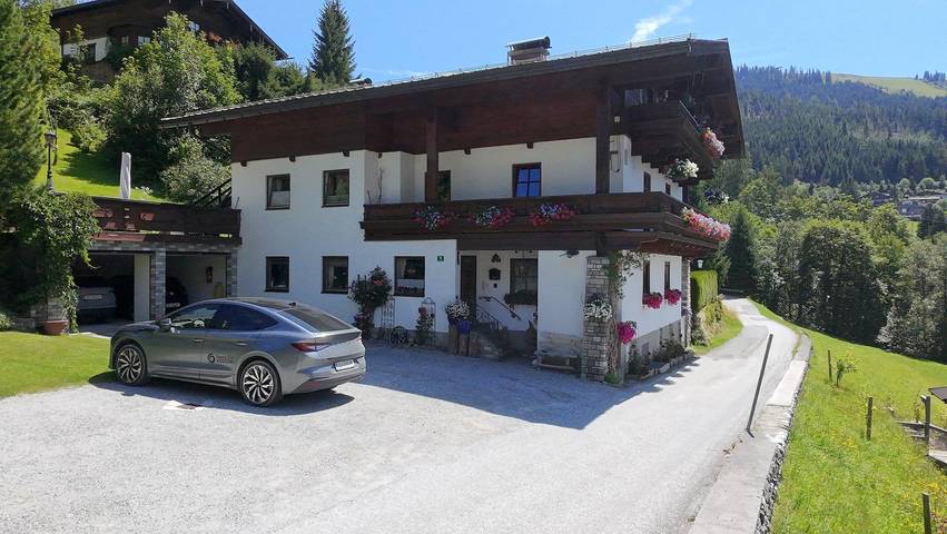 Ferienwohnung für 6 Personen, mit Balkon und Terrasse sowie Garten in Dienten am Hochkönig - 2