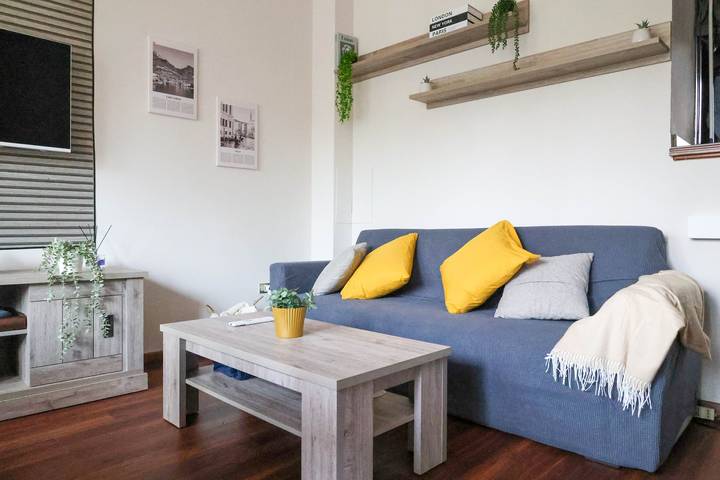 Holiday apartment for 4 people, with garden and balcony as well as view and pool - 1