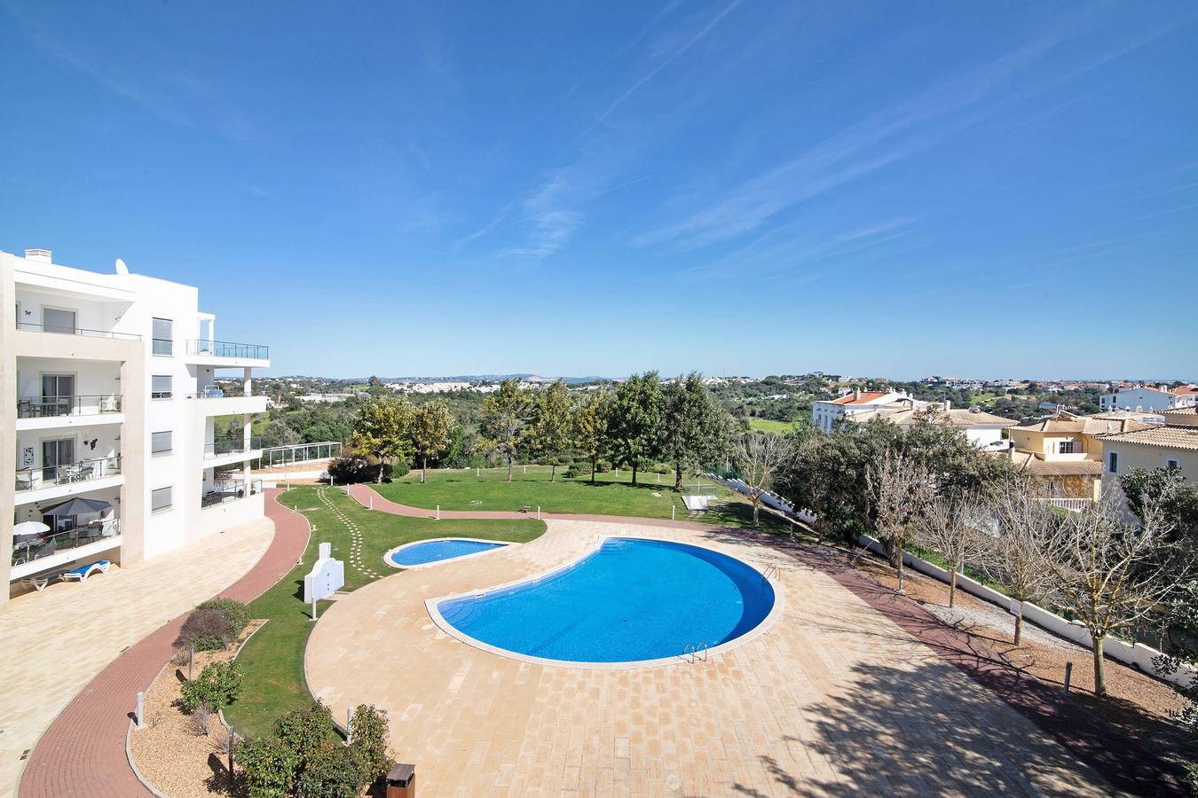Appartamento intero, Appartamento 'Loft 39' con piscina condivisa, giardino condiviso e Wi-Fi in Albufeira, Distretto di Faro
