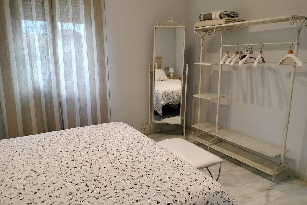 Entire apartment, Cozy apartment. Wifi Mosque in Distrito Centro (Córdoba), Cordoba