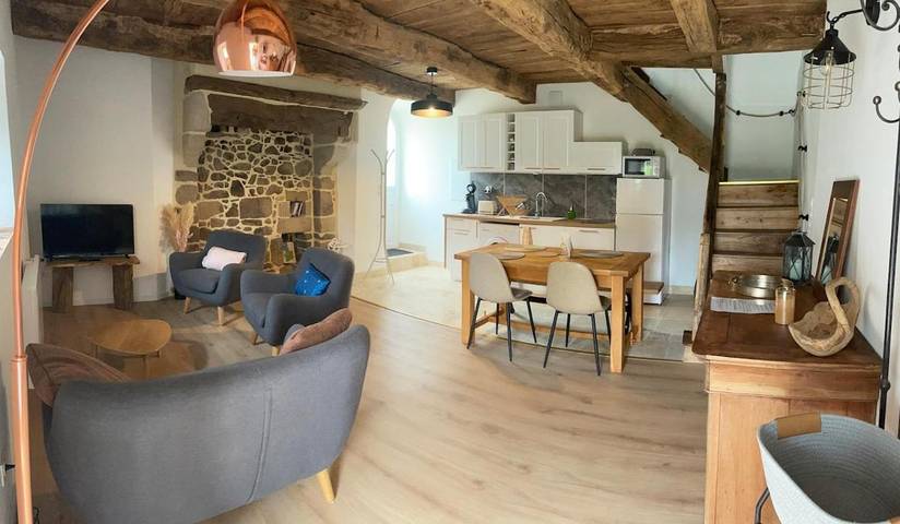 Location de vacances pour 4 personnes, avec jacuzzi ainsi que terrasse et piscine à Médréac