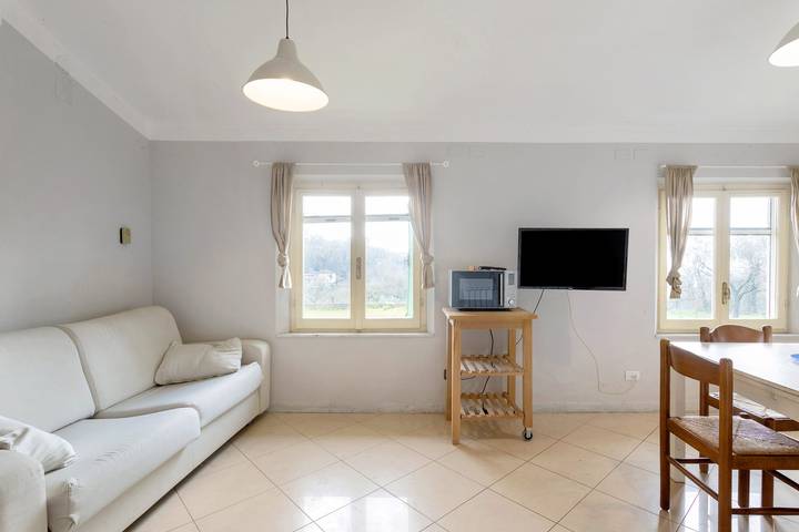 Casa vacanze "Casetta Indipendente" con vista sulle montagne e giardino privato in Colombiera-Molicciara, Castelnuovo Magra