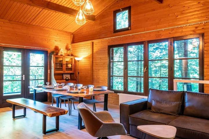 Gîte pour 9 personnes, avec terrasse ainsi que jacuzzi et sauna dans Odeigne