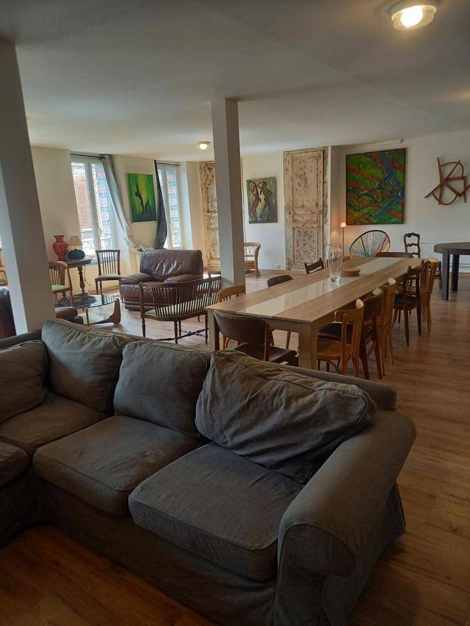 Appartement entier, Apartment in Courtenay, Région de Montargis