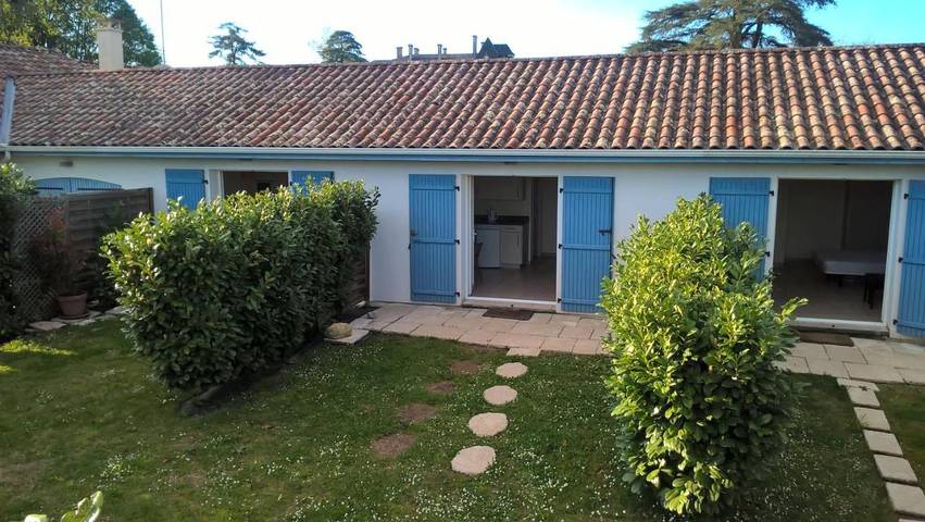 Location de vacances pour 4 personnes, avec jardin et terrasse à Escos - 2