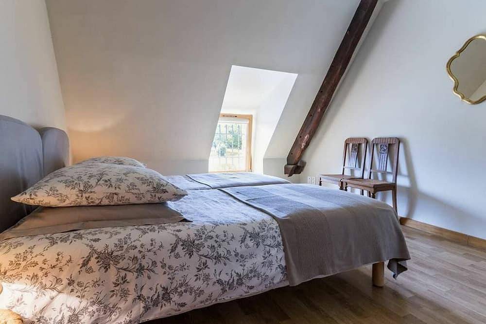 Charme ancien revisité : Gîte spacieux avec grand jardin, équipements complets, près de Guérande. in Mesquer, Côte d'Amour