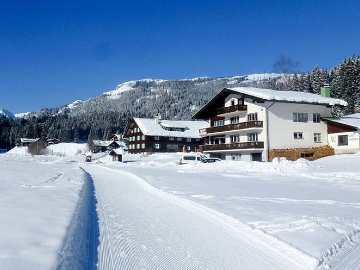 Ferienhaus für 6 Personen, mit Balkon und Garten im Kleinwalsertal