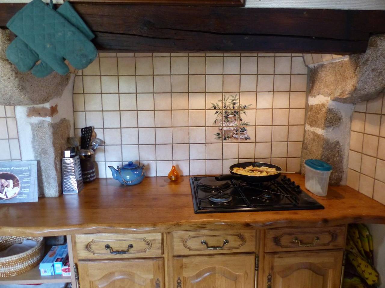 Rustic house with fireplace, garden, and pets allowed in Laprugne in Laprugne, Vichy region