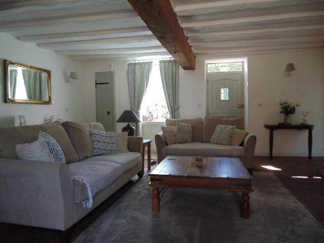 Location de vacances pour 4 personnes, avec terrasse ainsi que vue et piscine à Cromac - 2