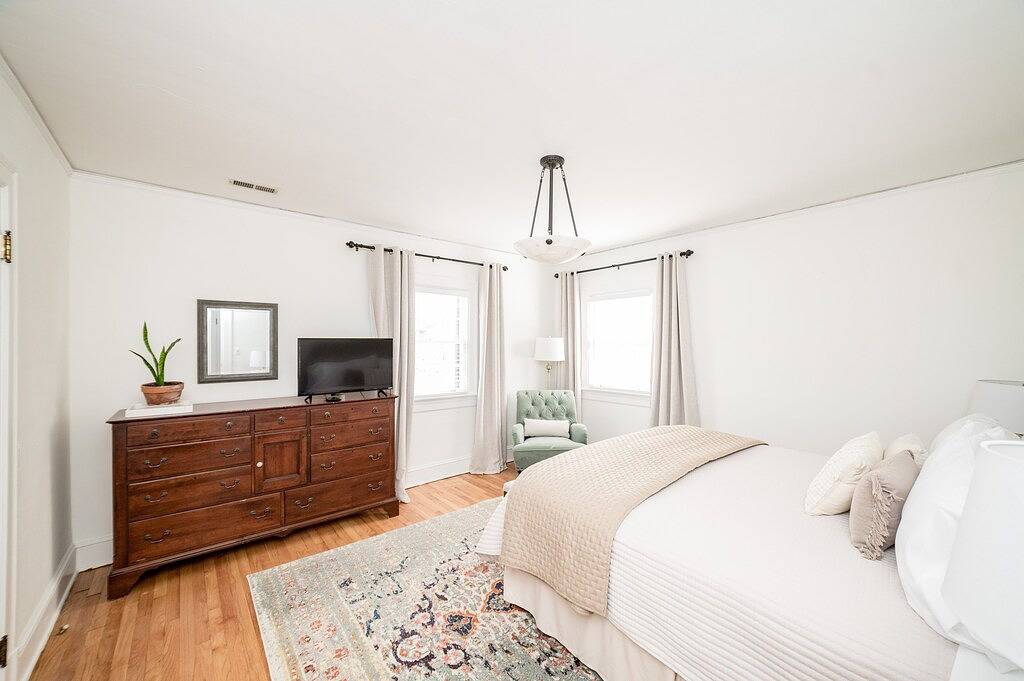 Walk to Riverside Park, Splashpad, Trails + Dining, near Downtown Lynchburg! in Lynchburg, Virginia