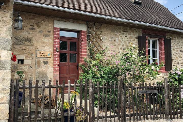Gîte pour 5 personnes, avec Terrasse ainsi que Jardin et Piscine à Ladignac-le-Long