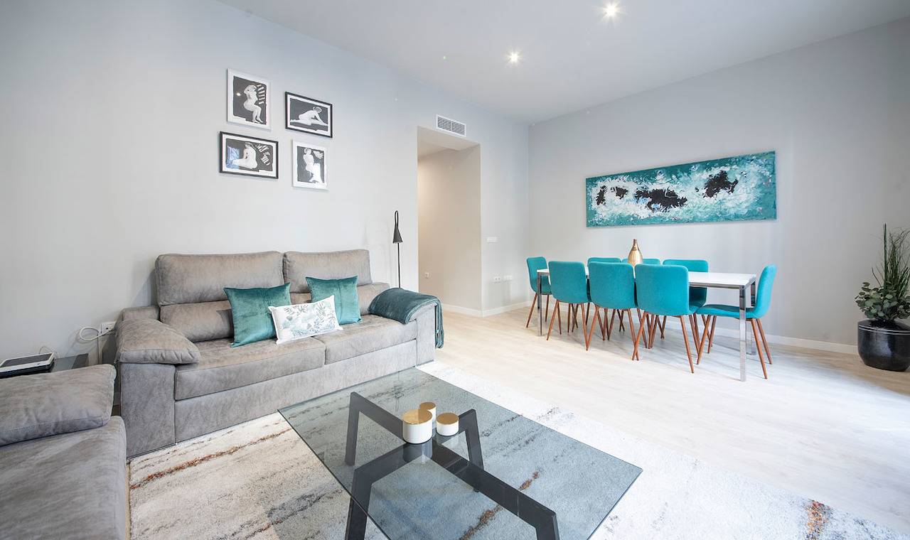 Entire apartment, Holiday apartment for 7 people with terrace in Barcelona Centre, Barcelona