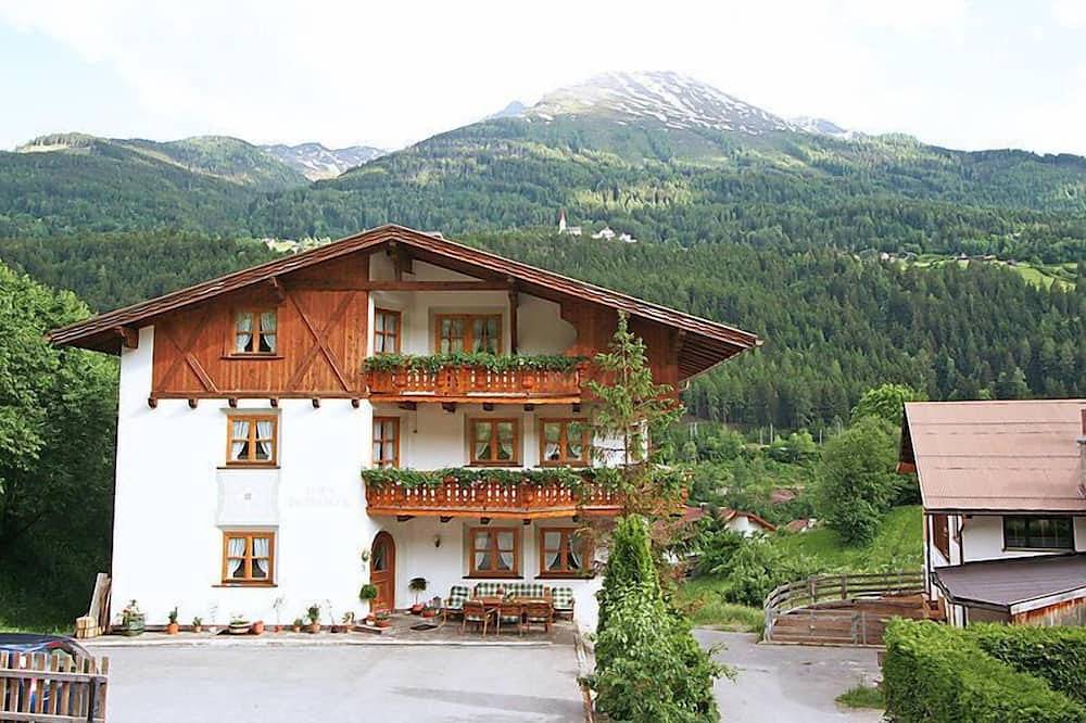 Ganze Wohnung, Quadratsch by Interhome in Pians, Tiroler Oberland