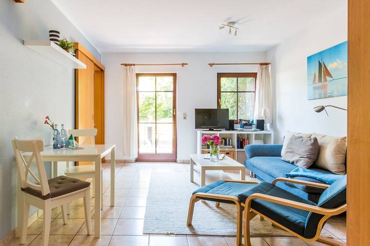 Ferienwohnung für 2 Personen, mit Terrasse und Garten in Ahrenshoop