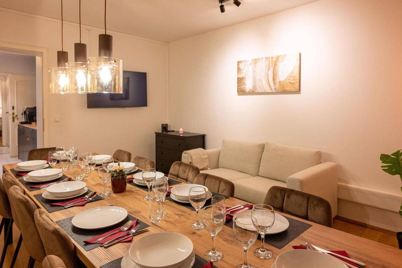 Ganze Wohnung, Munich Large Apartment 110 qm, 3 Bedrooms and very Central 1-12 Guests in München Ludwigsvorstadt, München
