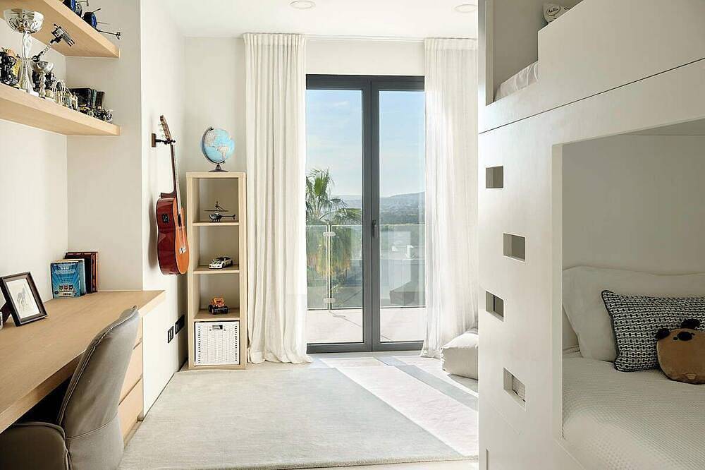 Luxurious and Modern 7 Bedroom Property in Portals in Portals Nous, Calvià