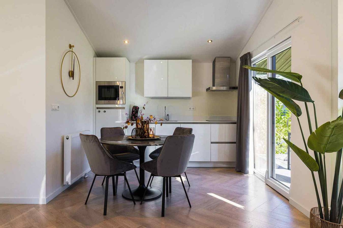 Ruime 4-persoons villa aan de bosrand, gelegen op een vakantiepark in Oirschot in Oirschot, Noord-Brabant