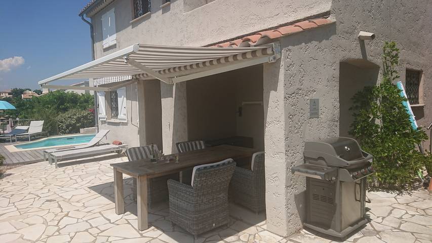 Gîte pour 5 personnes, avec piscine