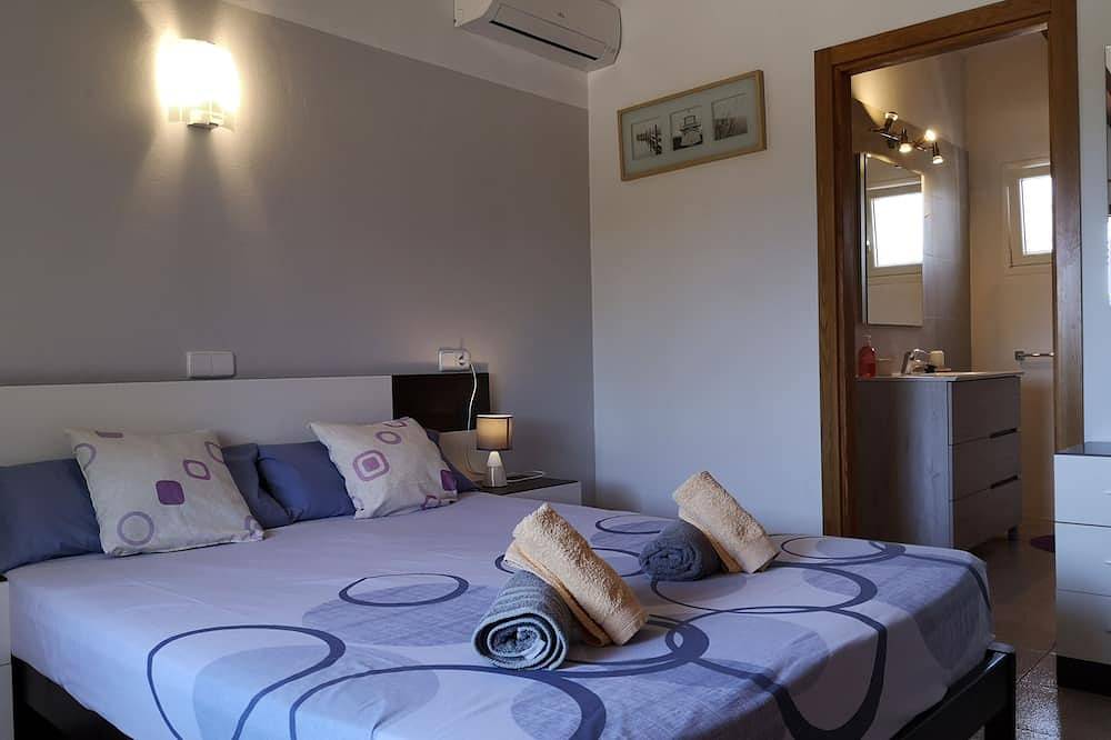 Villa con piscina, jardín y barbacoa privados cerca de la playa con Wifi in s'Horta, Felanitx