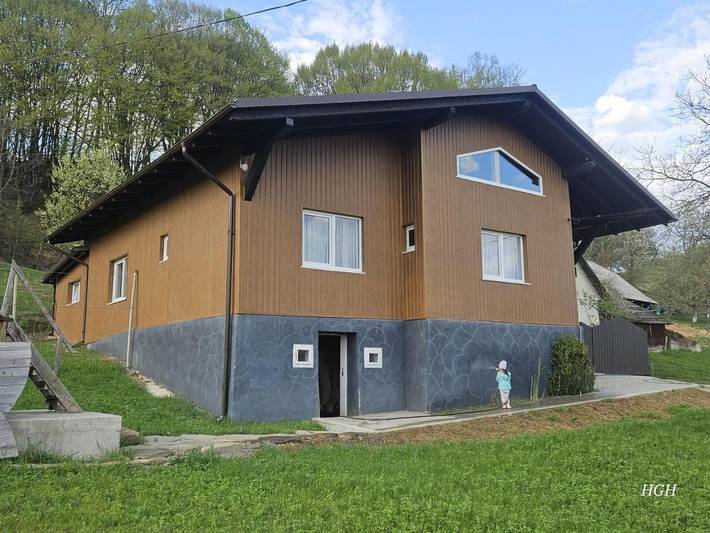 Gîte pour 3 personnes, avec Terrasse et Jardin ainsi que Piscine et Vue en Roumanie