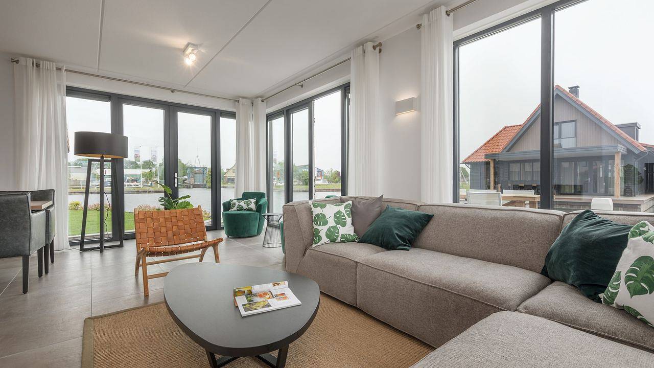 Villa voor 8 personen met terras in Ossenzijl, Nationaal Park Weerribben-Wieden