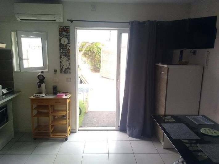 Location de vacances pour 2 personnes, avec terrasse, animaux acceptés dans Plage de la Farinette - 4