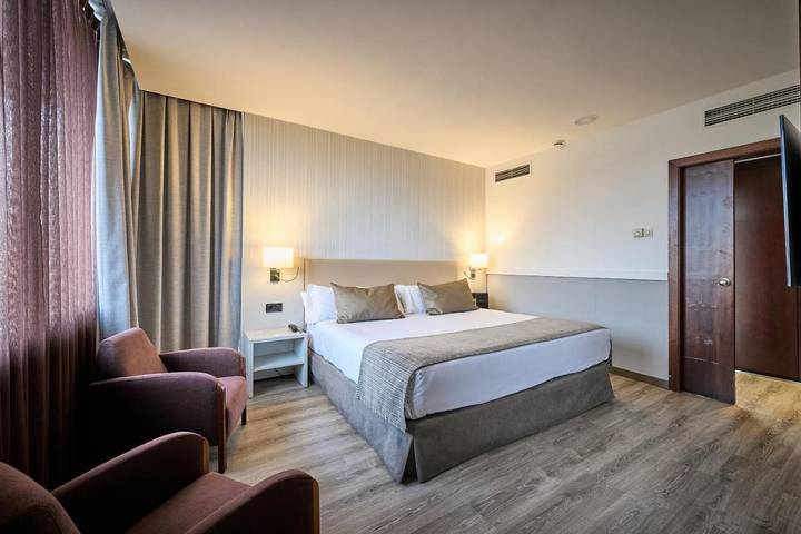 Hôtel pour 3 personnes, avec piscine, animaux acceptés à Sabadell