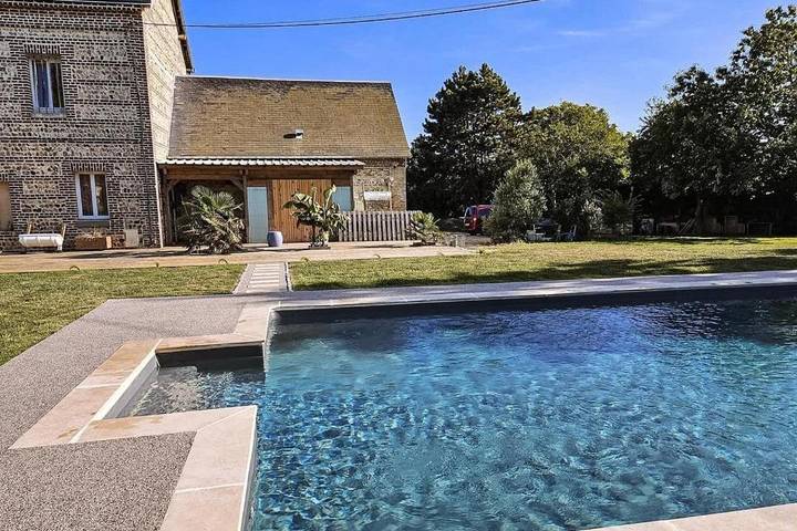 Maison d’hôte pour 4 personnes, avec Jacuzzi et Terrasse ainsi que Jardin et Piscine à Octeville-sur-Mer