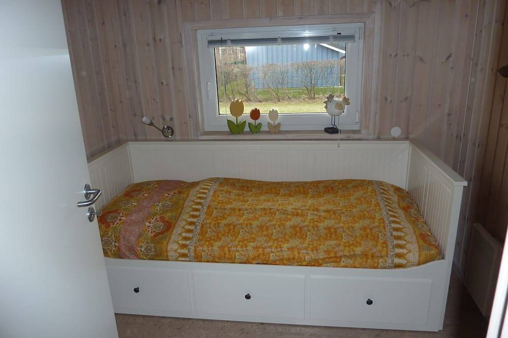 Geräumiges und gemütlich eingerichtetes Ferienhaus mit Sauna und Kamin in Wesselburenerkoog, Dithmarschen