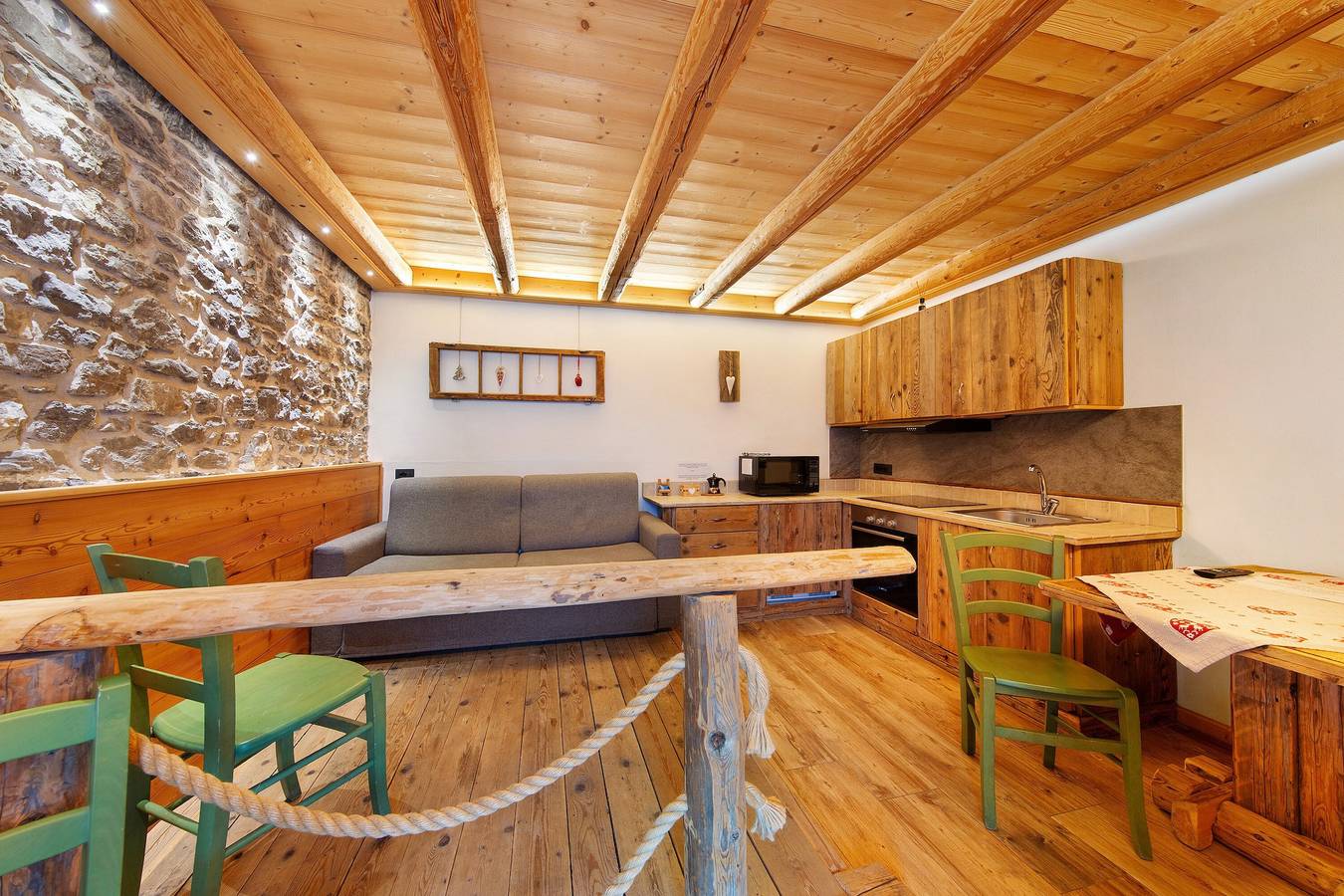 Ganze Wohnung, Ferienwohnung 'Veleza' mit Bergblick und Gemeinschaftsgarten in Auronzo di Cadore, Sextener Dolomiten