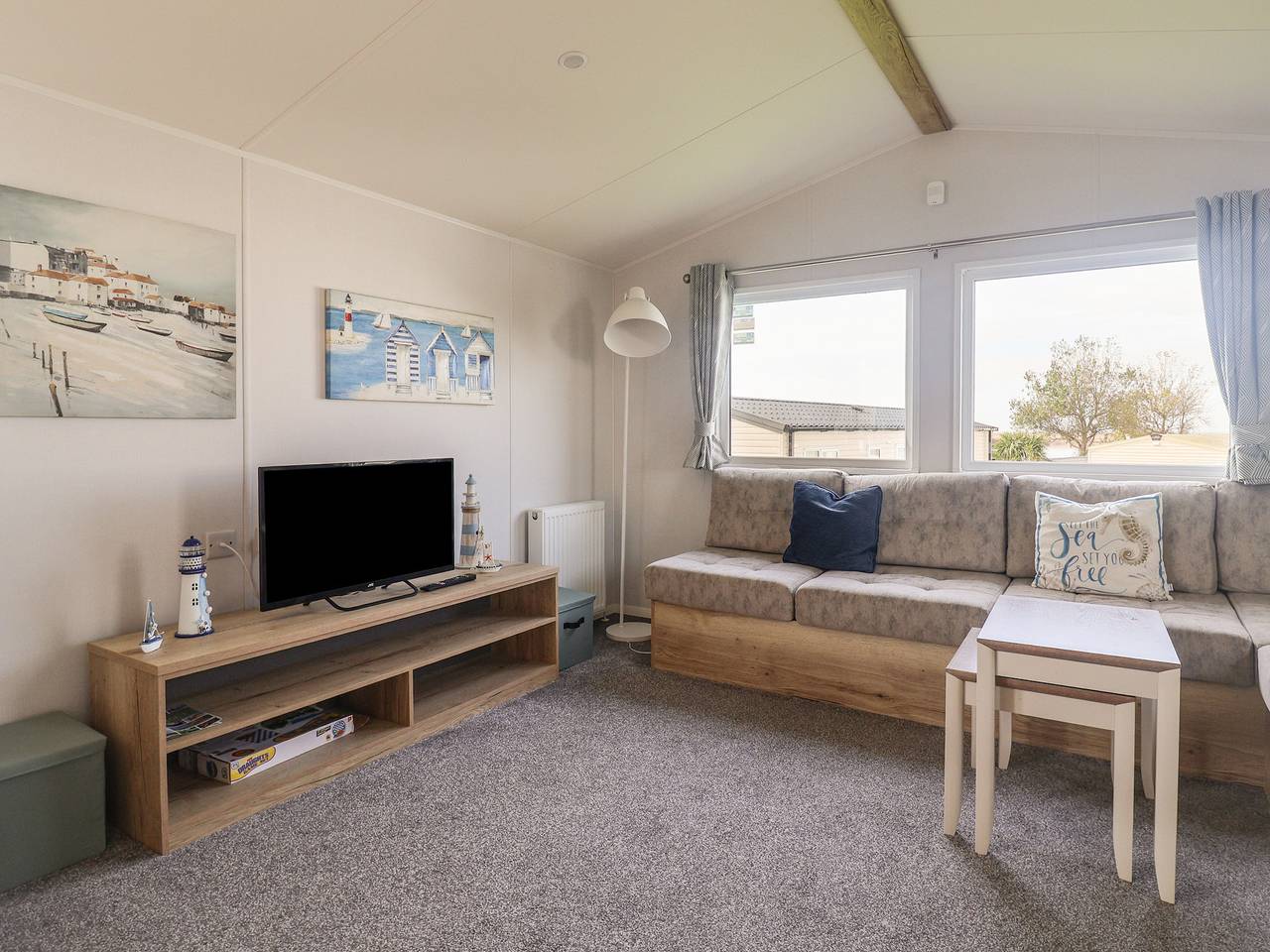 39 Greenlands, Littlesea Holiday Park in Weymouth, Dorset