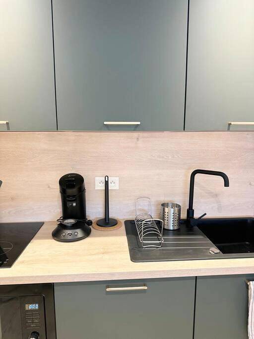 Appartement entier, / /Sacré studio/ /wifi/ /parking privé in Rodez, Aveyron